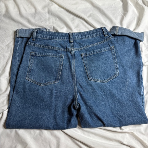 Shein Chain Pocket Boyfriend Jeans โ Medium โ BNWOT - Picture 5 of 7